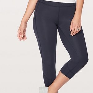 Lululemon - In Movement Crop Everlux  19”